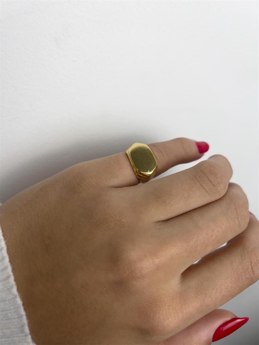 ANEL REGULÁVEL MINGO LATERAIS EM LINHAS FRENTE CHAPA LISA | BANHADO EM OURO 