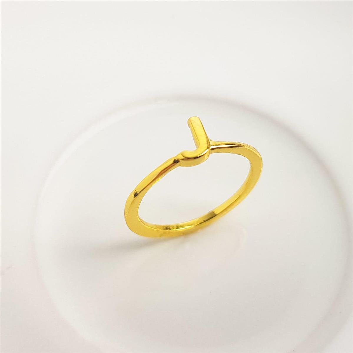 ANEL ARO LISO LETRA AO CENTRO | BANHADO EM OURO 18K