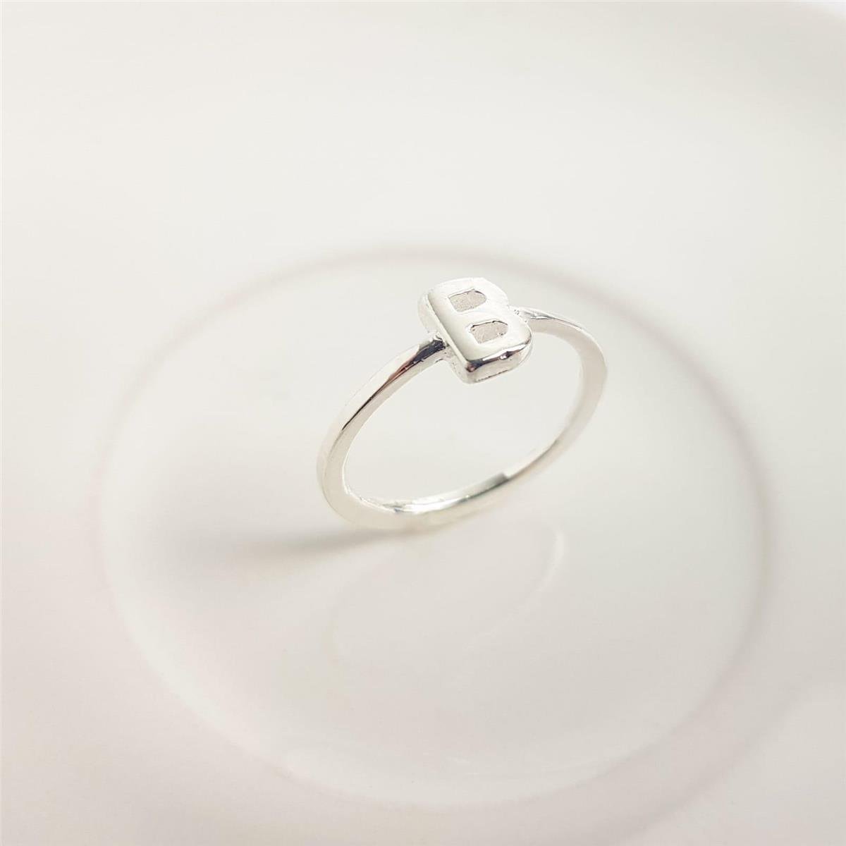 ANEL ARO LISO CENTRO LETRA | BANHO DE PRATA 