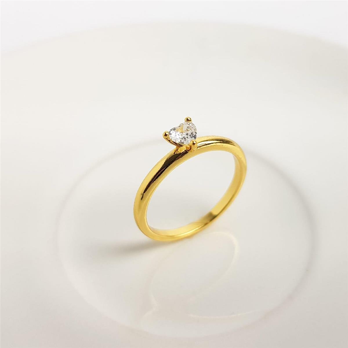 ANEL ARO LISO CENTRO CRISTAL 3 GARRINHAS CORAÇÃO | BANHADO EM OURO 18K