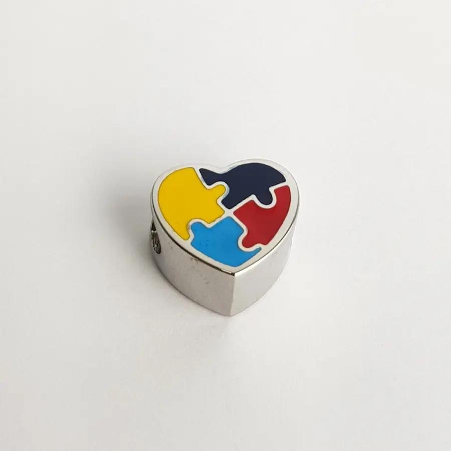 BERLOQUE CORACAO PASSADOR SIMBOLO AUTISMO ACO INOX