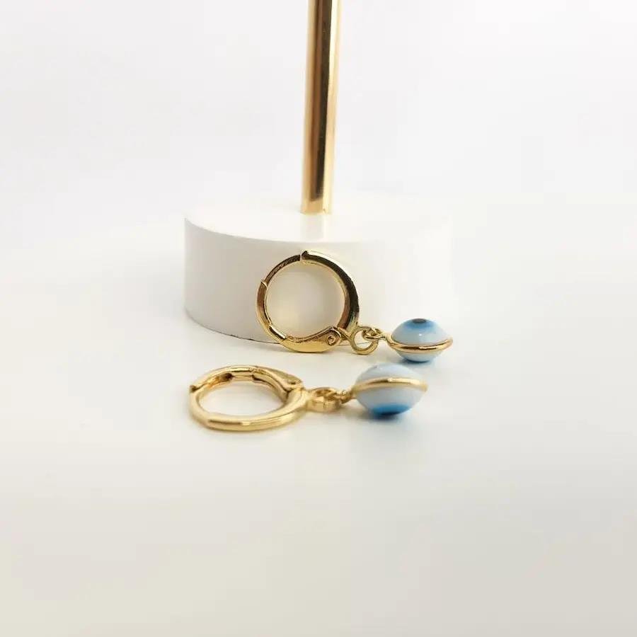 ARGOLA PINGENTE OLHO GREGO BRANCO| 2,2CM|BANHADO EM OURO 18K