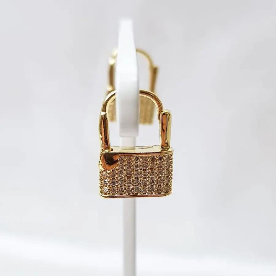 ARGOLA FECHO CADEADO CRAVEJADO|1,8CM|BANHADO EM OURO 18K