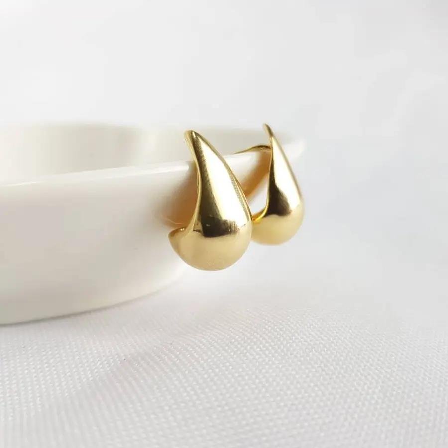 BRINCO GOTA LISA| 1,9CM|BANHADO EM OURO 18K