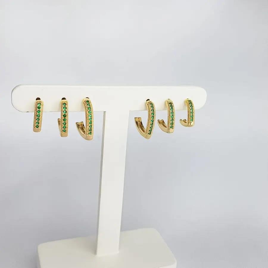 TRIO DE ARGOLAS OVAIS COM FILETES ZIRCONIAS COLOR|BANHADO EM OURO 18K
