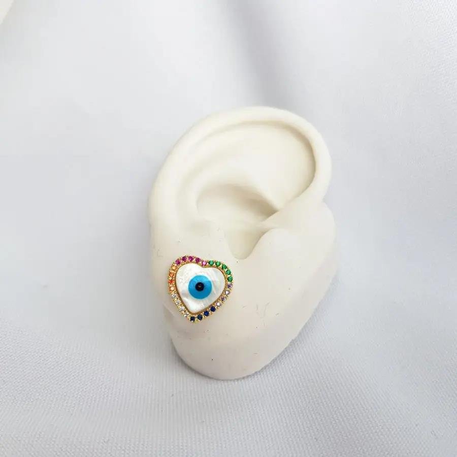 BRINCO OLHO GREGO EM CORACAO CRAVEJADO AO REDOR