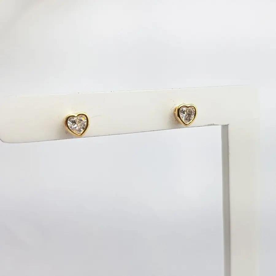 BRINCO CORACAO CRISTAL COM BASE DOURADA|5MM|BANHADO EM OURO 18K