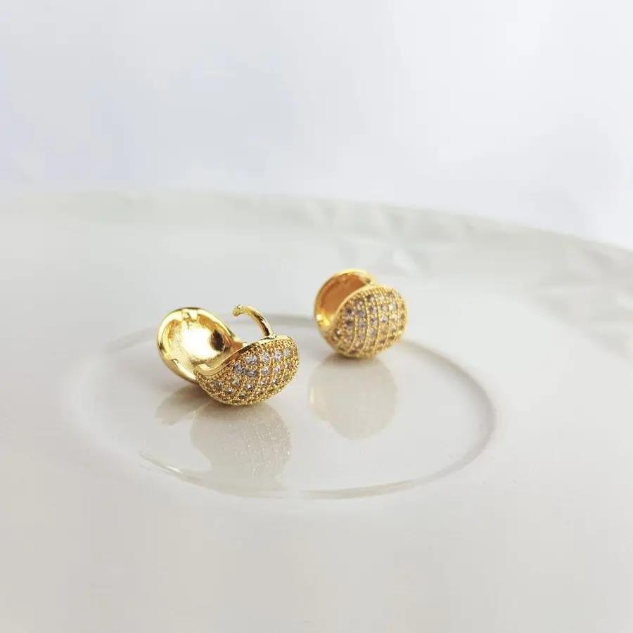 ARGOLA ARTICULADA REDONDA CRAVEJADA|1,2CM|BANHADO EM OURO 18K