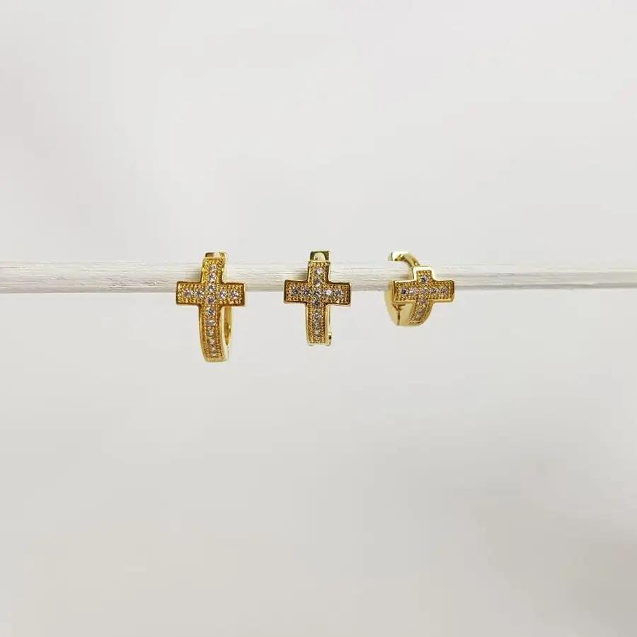 TRIO DE ARGOLA CRUZ CRAVEJADAS|BANHADO EM OURO 18K