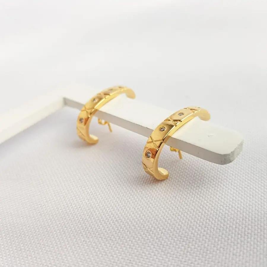 BRINCO EAR CUFF COM DETALHES ZIRCÔNIA|2CM|BANHADO EM OURO 18K