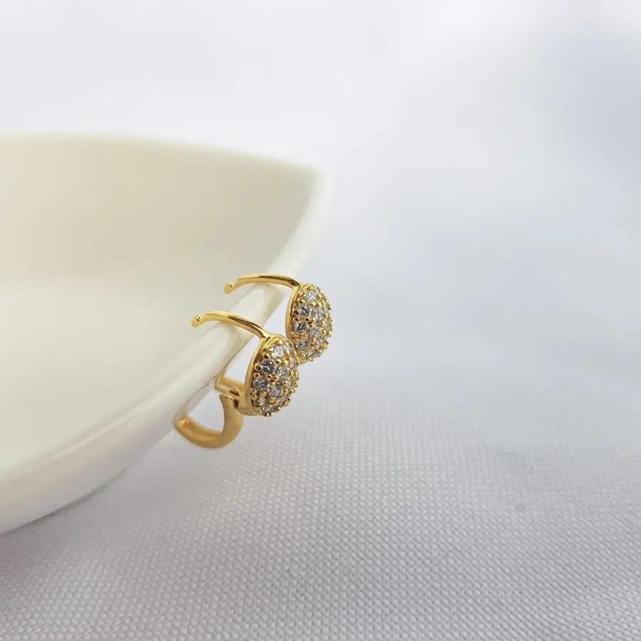 ARGOLA COM BOLA CRAVEJADA IMBUTIDA