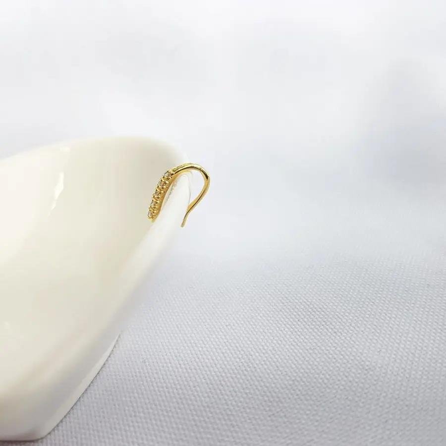 PIERCING UMA FILEIRA CRAVEJADA|1CM|BANHADO EM OURO 18K