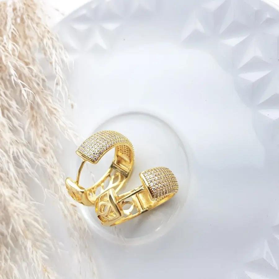 ARGOLA CRAVEJADA|VERSO VAZADO |2,9CM|BANHADO EM OURO 18K