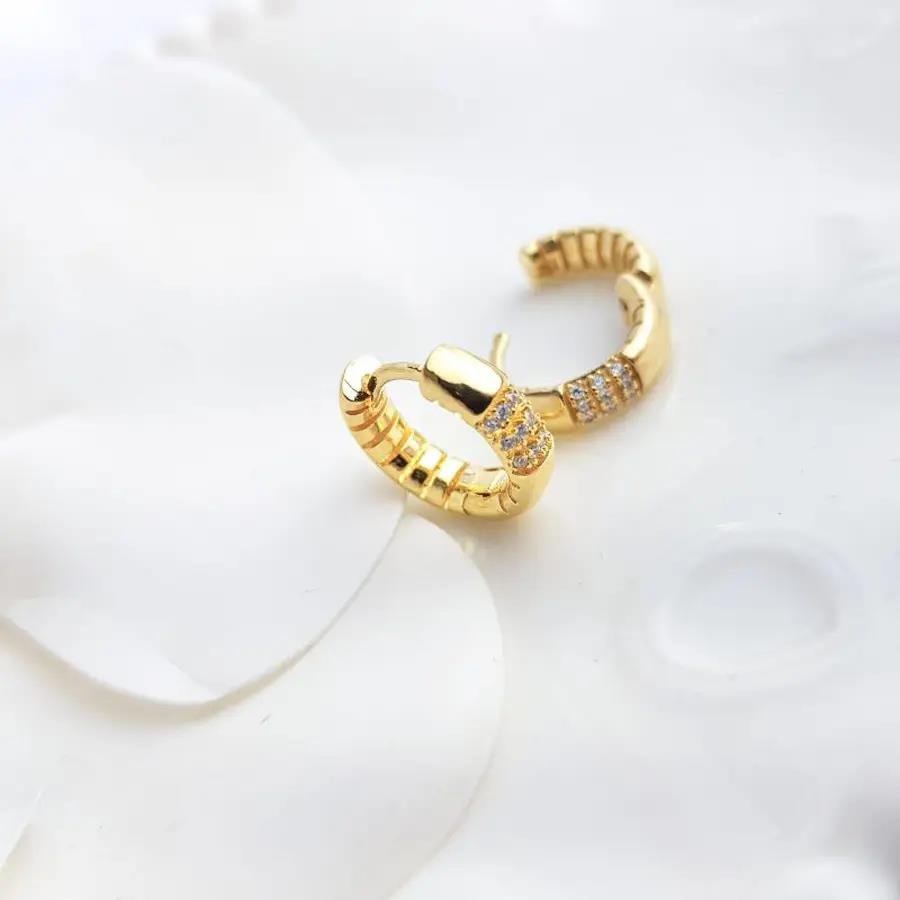 ARGOLA 3 LINHAS CRAVEJADAS E INTERIOR COM FILETES|BANHADO EM OURO 18K