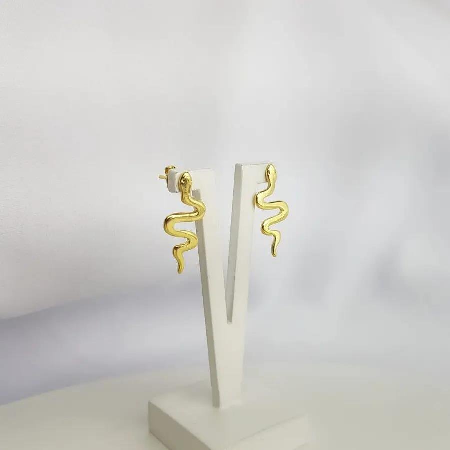 BRINCO COBRA SIMPLES LISA DETALHE OLHO | 2,3CM|BANHADO EM OURO 18K