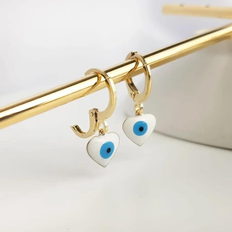 ARGOLA PG CORACAO EM OLHO GREGO | 2,3CM|BANHADO EM OURO 18K