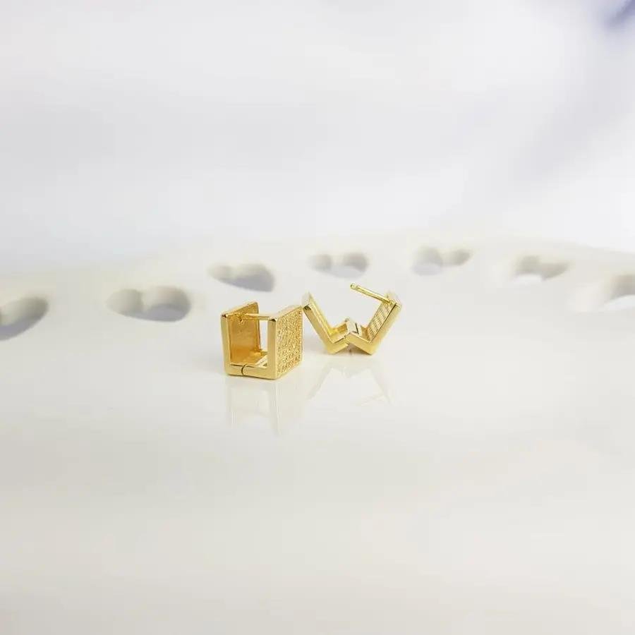 ARGOLA QUADRADA FRENTE MINICRAV CRISTAL|1CM|BANHADO EM OURO 18K