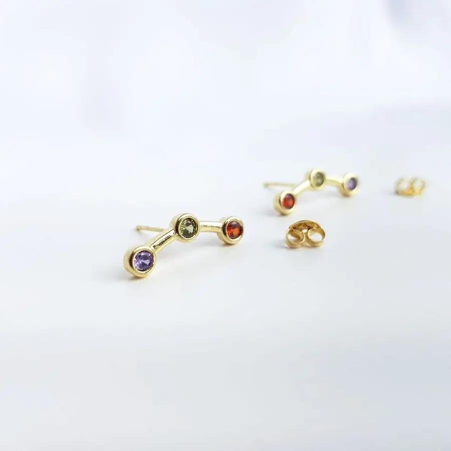 BRINCO EAR HOOK 3PONTO LUZ ZIRCONIA CRISTAL/COLOR|BANHADO EM OURO 18K