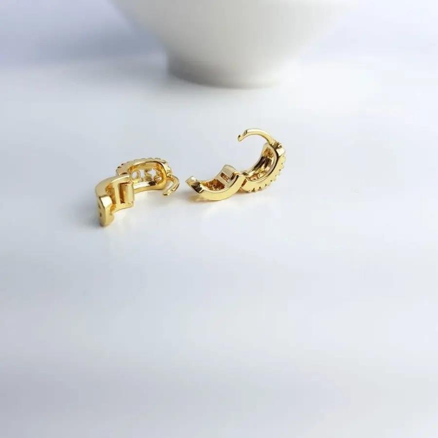 ARGOLA CRAV LATERAL ESCRIT AMOR LISO/VAZADO| 1,4CM| BANHADO EM OURO 18K