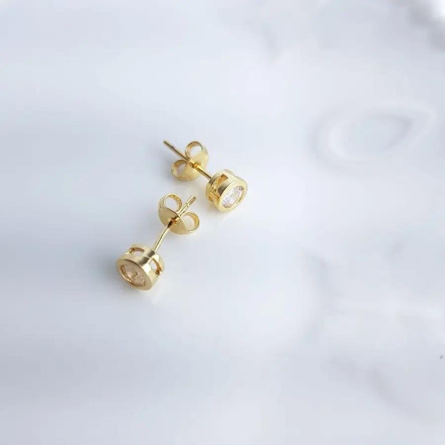 BRINCO REDONDO/CORACA COLOR CRAVEJACAO INGLESA| 6MM| BANHADO EM OURO 18K