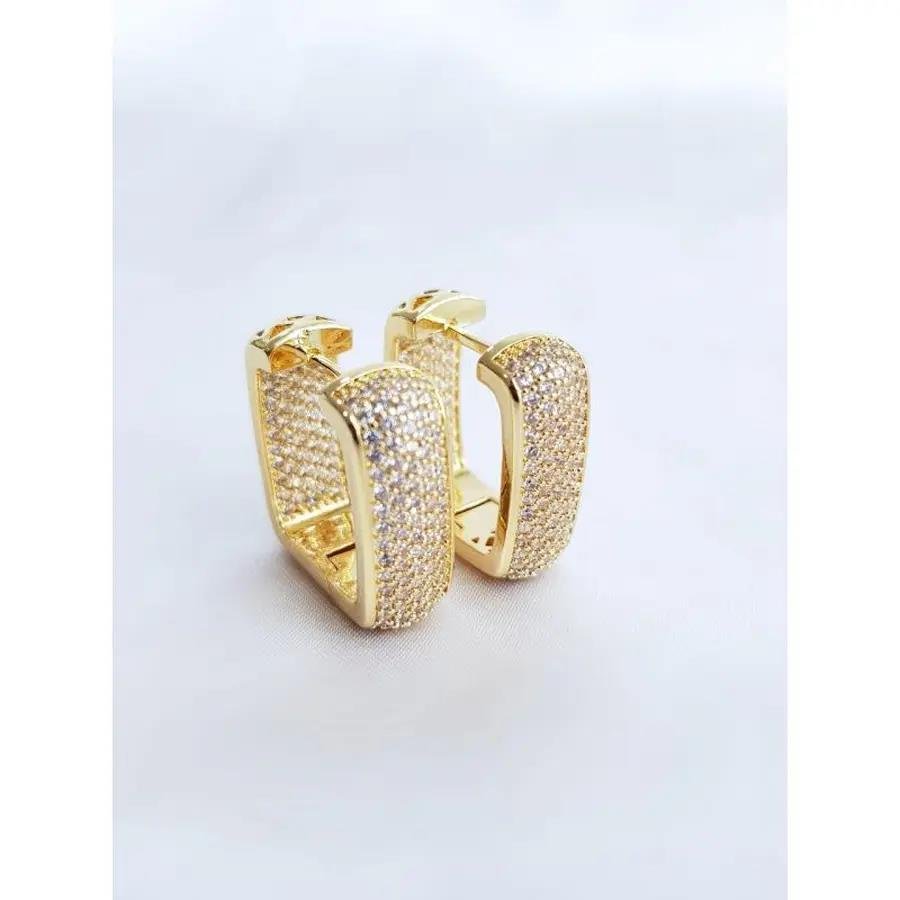 ARGOLA QUADRADA MICROCRAV|2CM|BANHADO EM OURO 18K