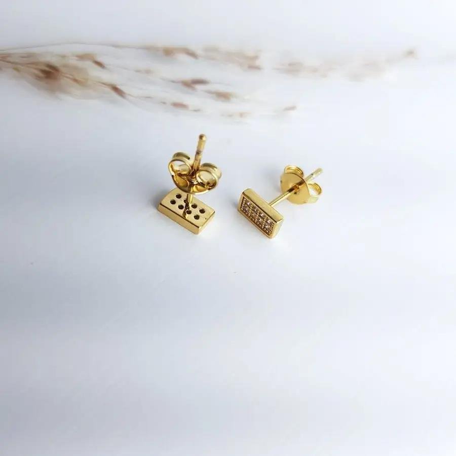 BRINCO RETANGULAR 2 FILEIRA CRAV CRISTAL 4MMX6MM