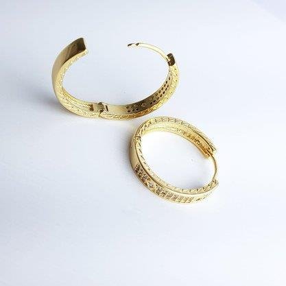 ARGOLA CRAVEJADA ZIRCONIA CRISTAL|BANHADO EM OURO 18K