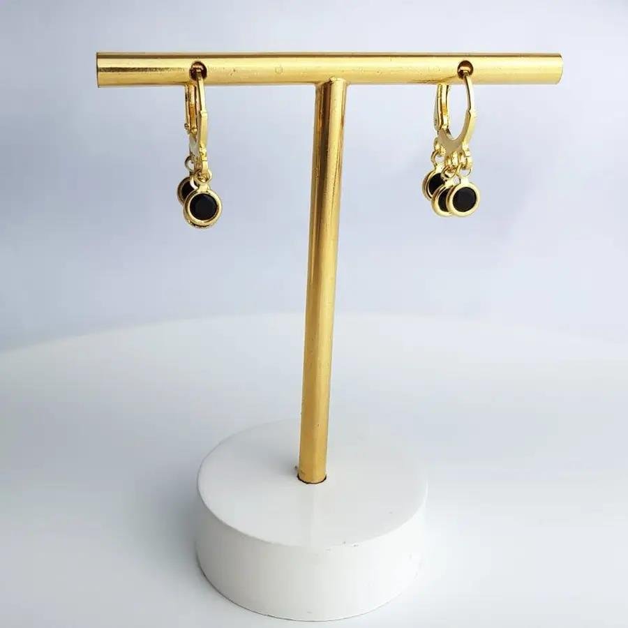 ARGOLA COM PINGENTE PONTO DE LUZ PRETO E VERDE|BANHADO EM OURO 18K