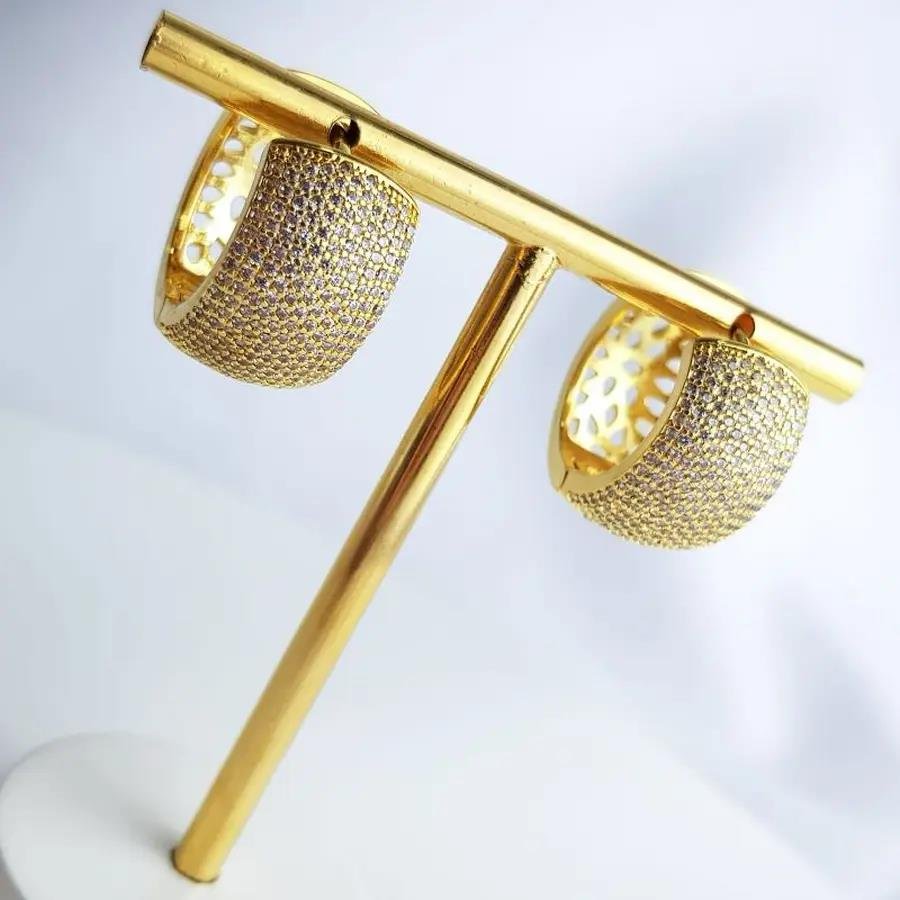 ARGOLA MICRO CRAVEJADA|BANHADO EM OURO 18K