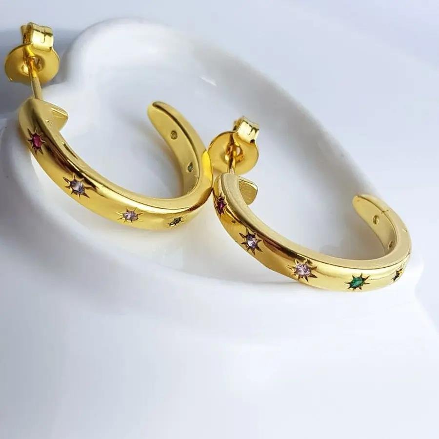 MEIA ARGOLA CRAVEJADO|BANHADO EM OURO 18K