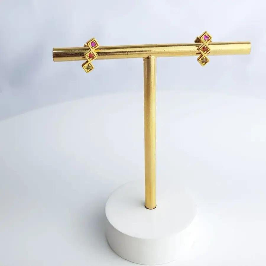 BRINCO LOSANGO COM ZIRCÔNIAS COLORIDAS|BANHADO EM OURO 18K