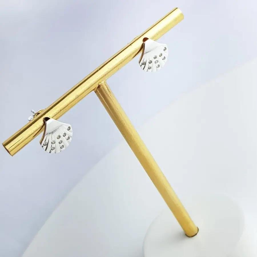 BRINCO CONCHA CRAV 9 ZIRC CRISTAIS BANHO DE PRATA