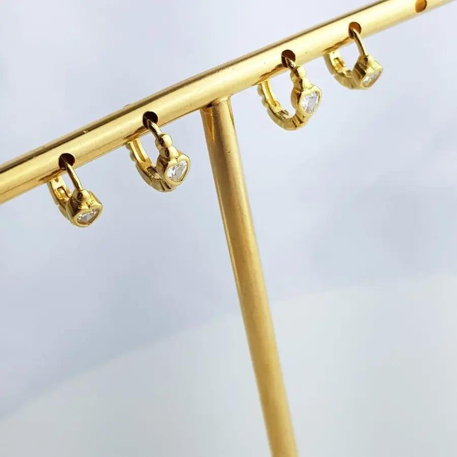 DUPLA ARGOLA BOLINHAS COM CORACAO ZIRC NO MEIO|BANHADO EM OURO 18K