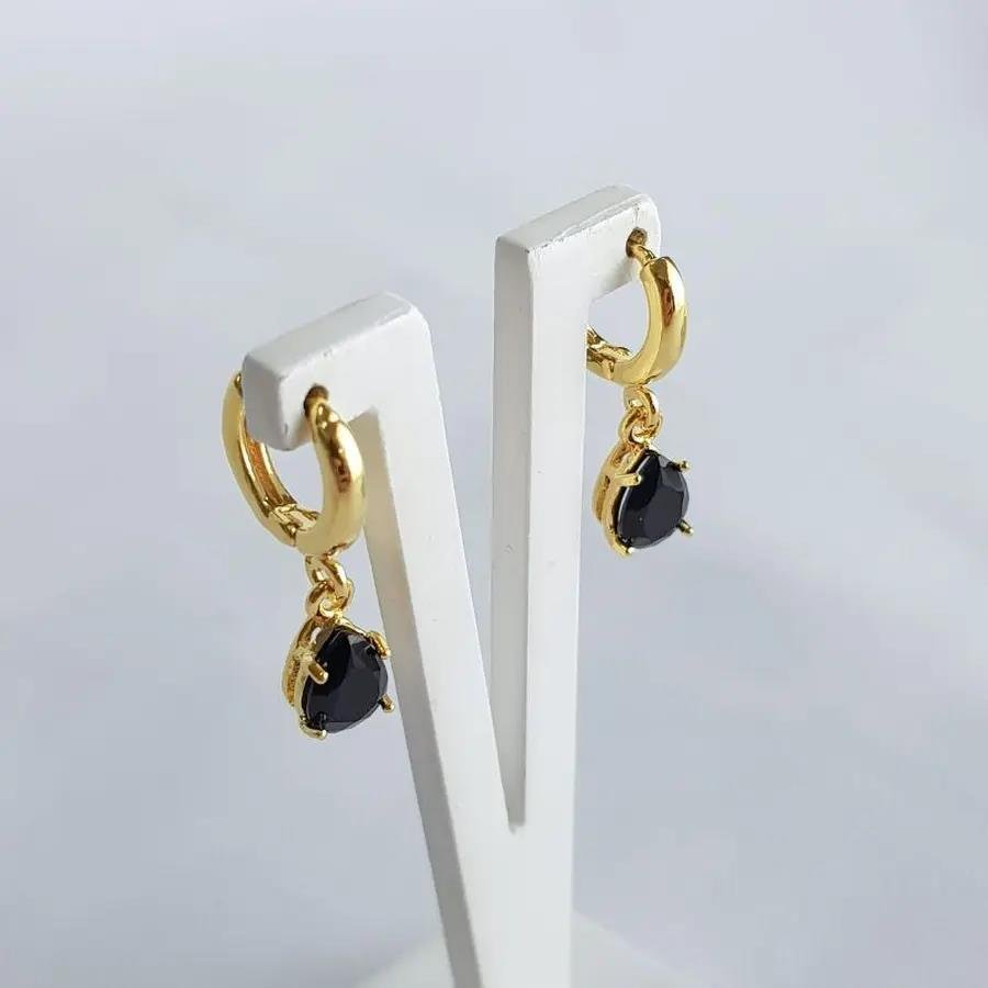 ARGOLA LISA PG GOTA PRETA|1,1CM|BANHADO EM OURO 18K