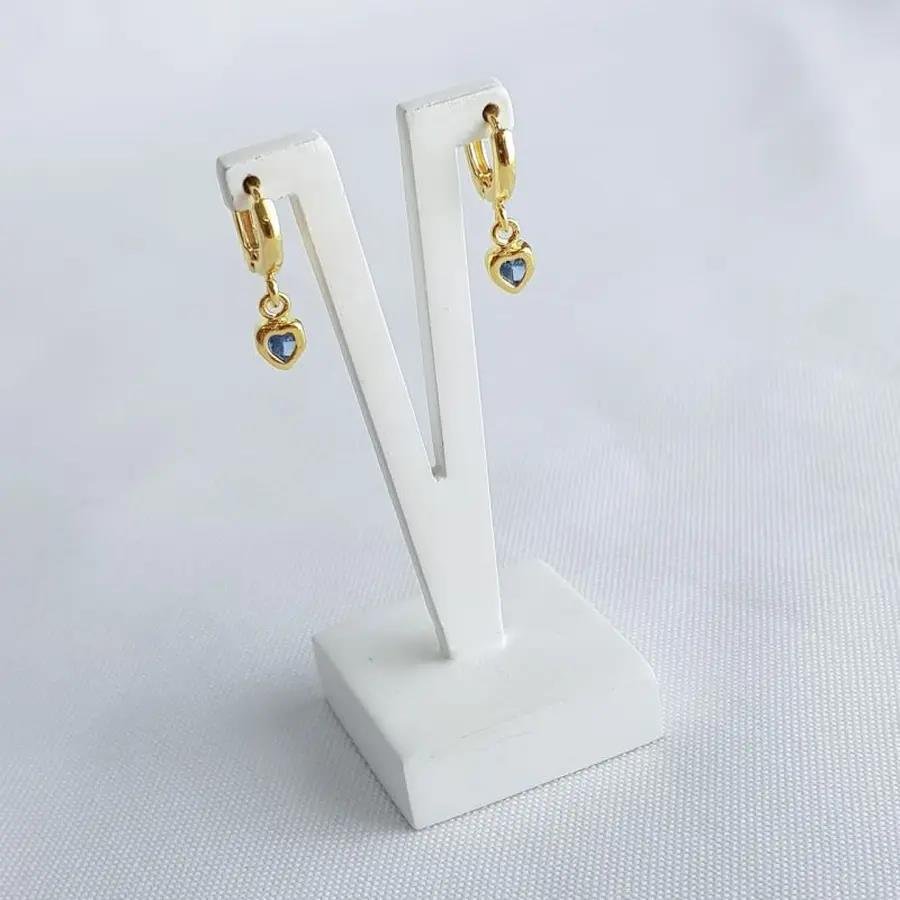ARGOLA LISA COM PINGENTE CORAÇÃO PTO DE LUZ AZUL|BANHADO EM OURO 18K