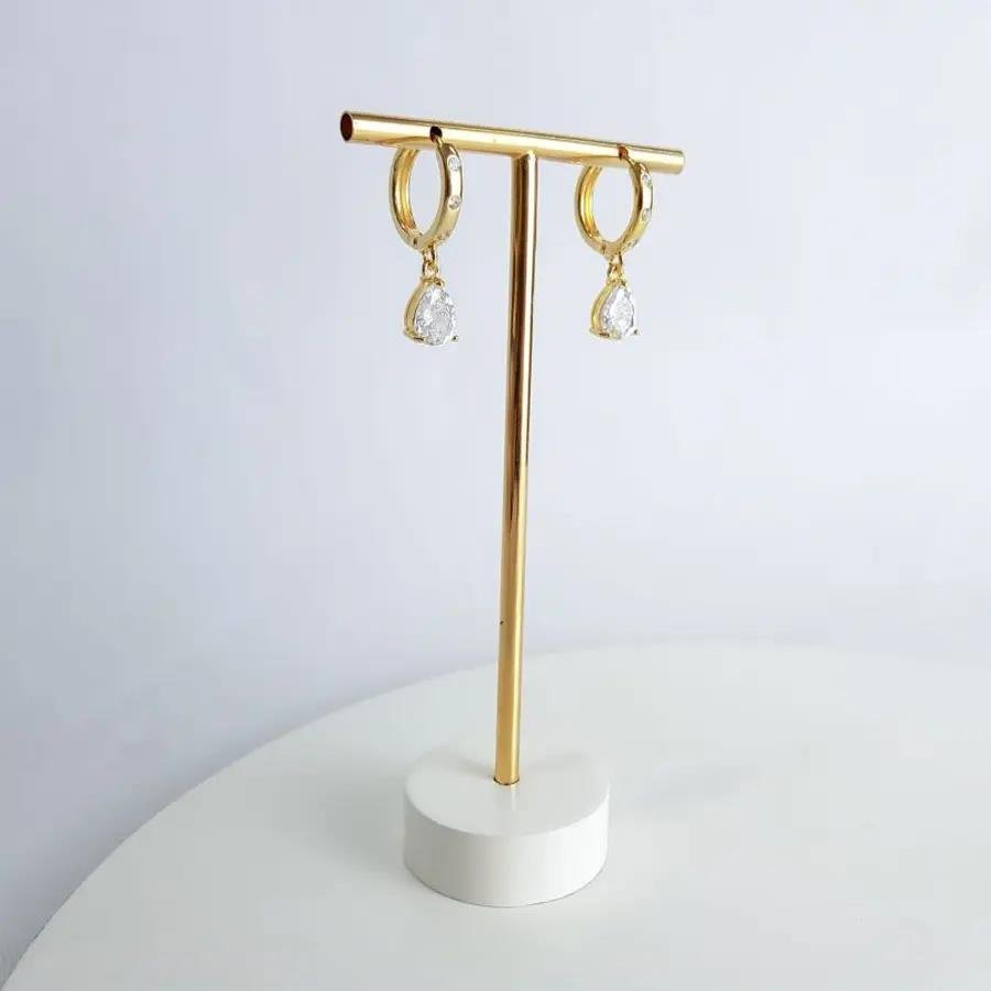 ARGOLA COM PINGENTE GOTA CRISTAL|1,6CM|BANHADO EM OURO 18K