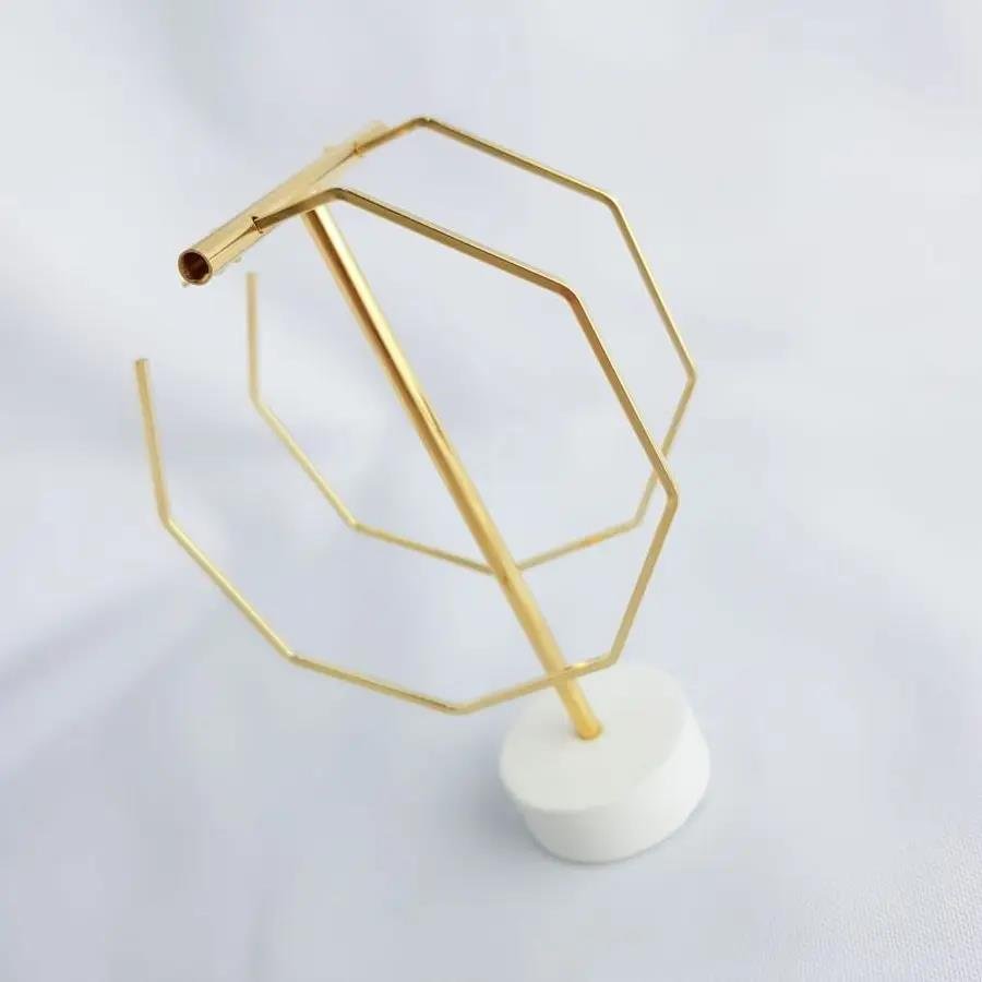 ARGOLA PENTAGONAL G |8,2CM|BANHADO EM OURO 18K