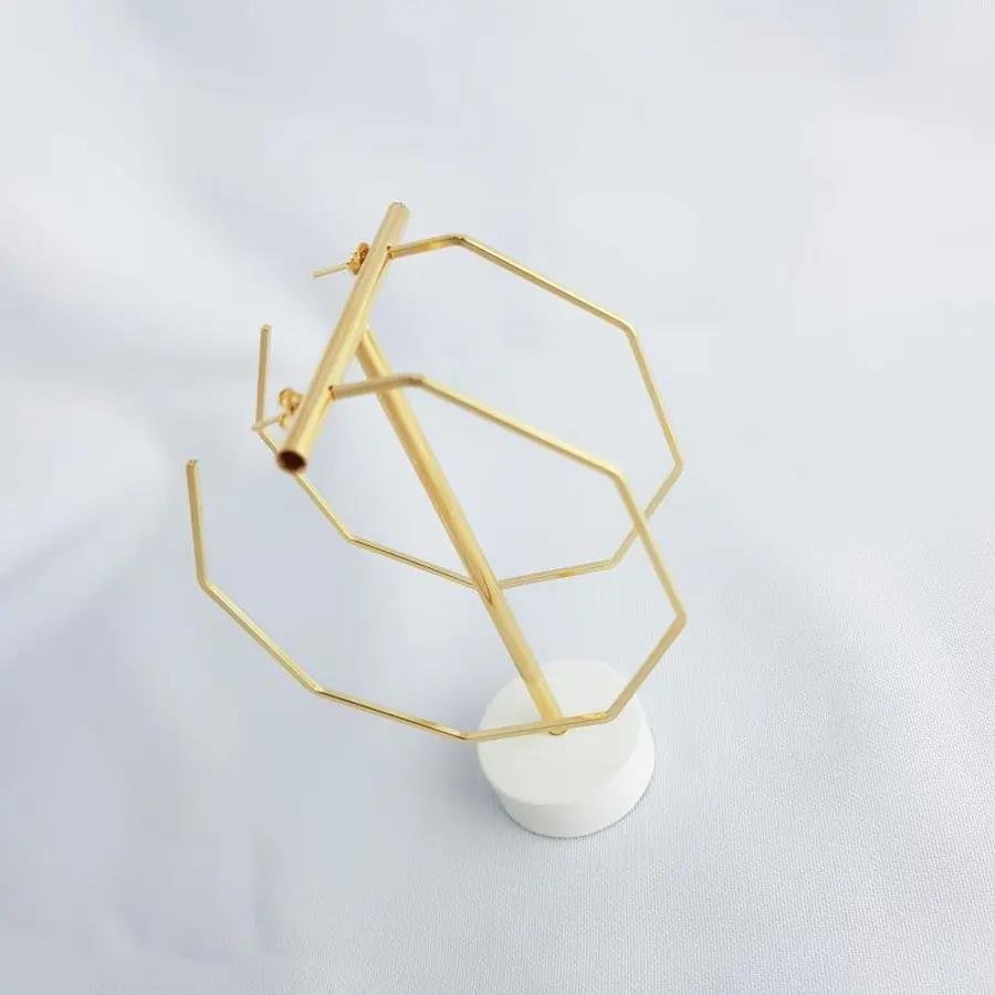 ARGOLA PENTAGONAL G |8,2CM|BANHADO EM OURO 18K