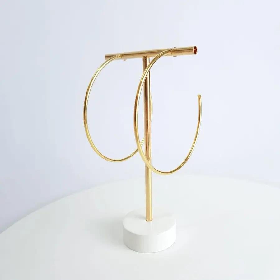 ARGOLA DE FIO COM TARRAXA|6,8CM|BANHADO EM OURO 18K