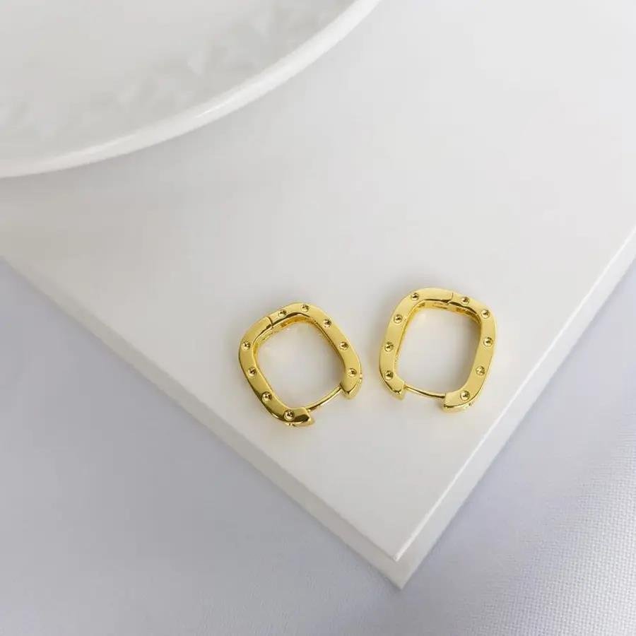 ARGOLA 1,8X2CM INSPIR.BVLGARY DETALHE EM PTO LISO