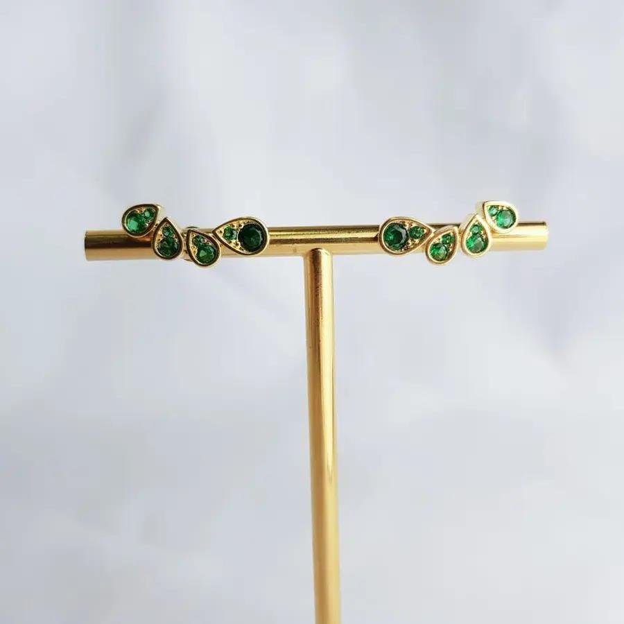 BRINCO EAR CUFF DE GOTAS COM ZIRCÔNIA ESMERALDA|1,9CM|BANHADO EM OURO 18K