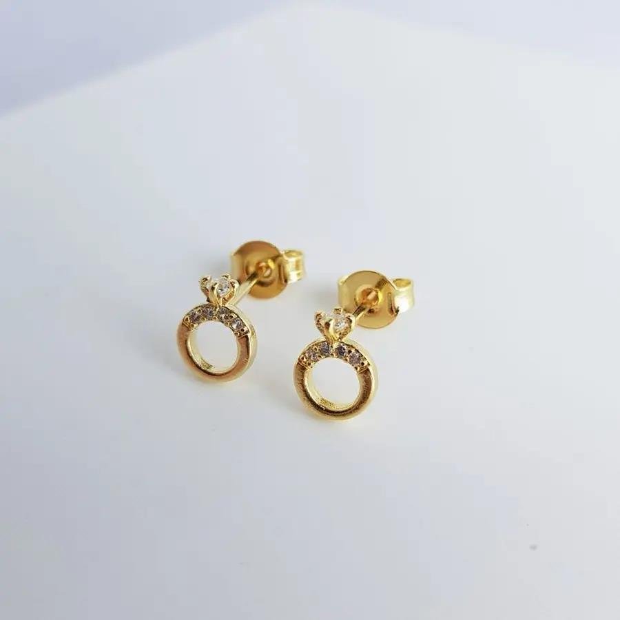 BRINCO FORMATO ANEL SOLITARIO|BANHADO EM OURO 18K