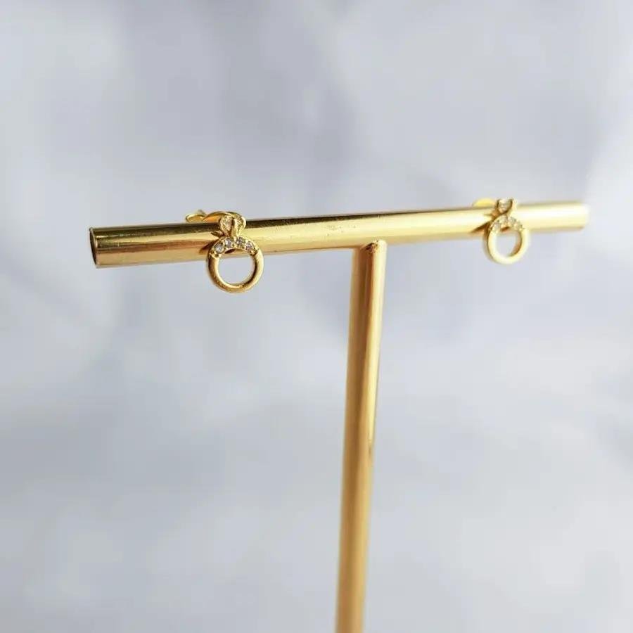 BRINCO FORMATO ANEL SOLITARIO|BANHADO EM OURO 18K