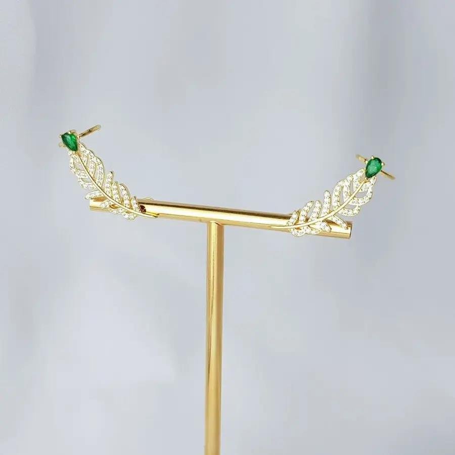 BRINCO EAR CUFF FOLHAS CRAV C/GOTA ESMERALDA|2,8CM|BANHADO EM OURO 18K