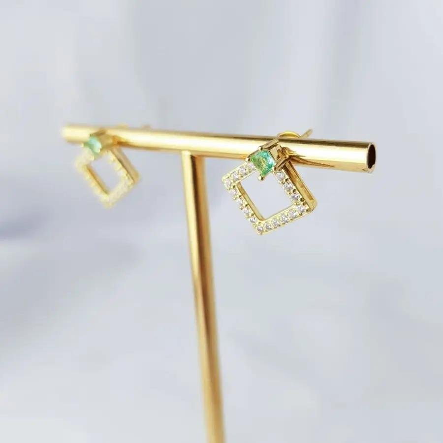 BRINCO LOSANGO VAZADO CRAV PTO LUZ VERD.AGUA|1,6CM|BANHADO EM OURO 18K