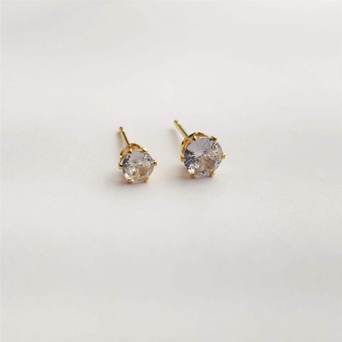DUPLA 5MM X 4MM CRISTAL EM CAIXA ALTA | BANHADO EM OURO 18K