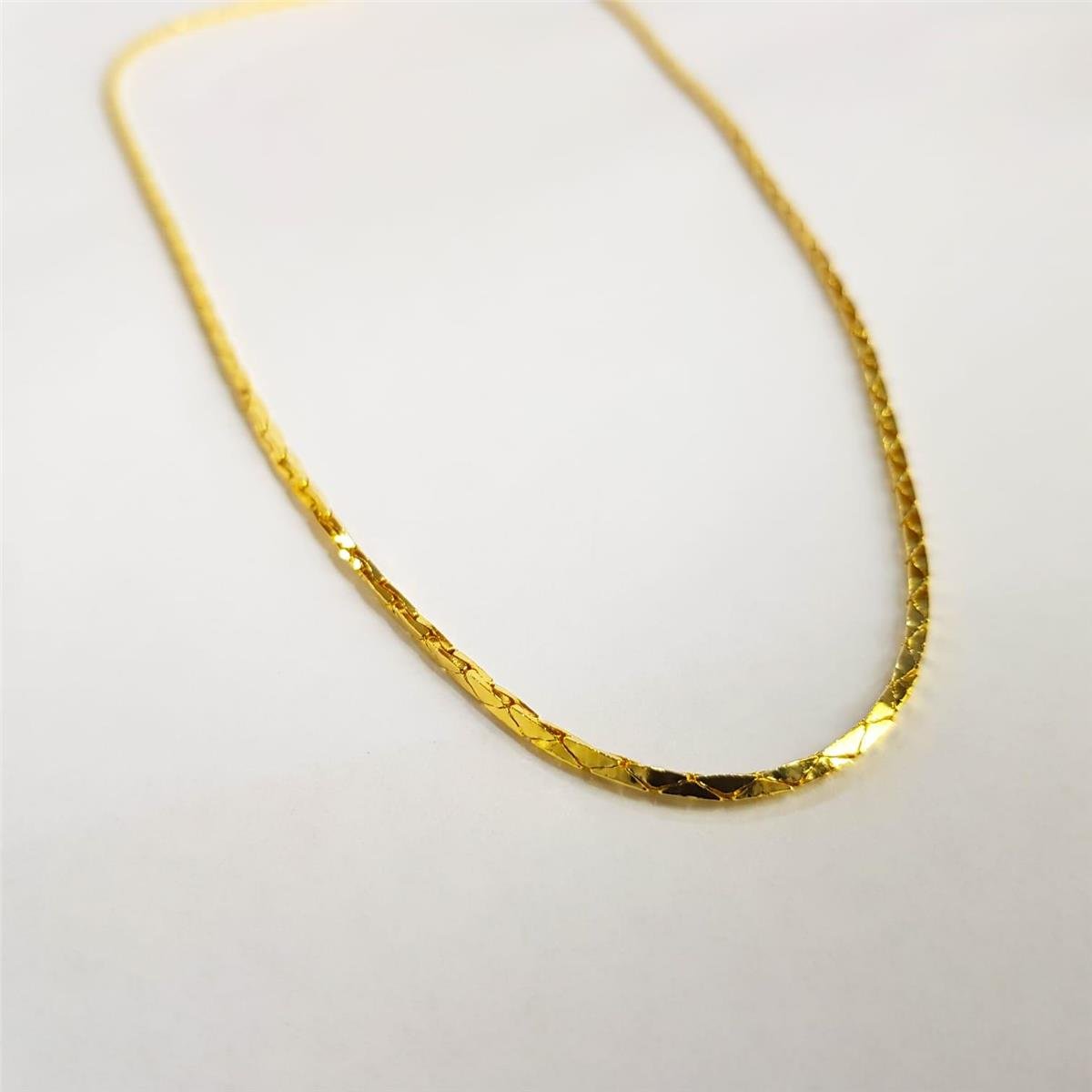 COLAR FITA 2MM TRIANGULOS INTERCALADOS LISO | BANHADO EM OURO 18K